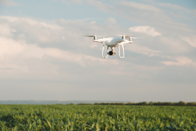o que a tecnologia no campo proporciona - foto de um drone